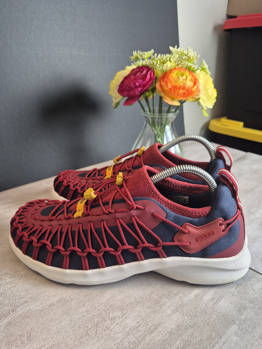 Keen Womens Sandles! Red/Navy. Size 9